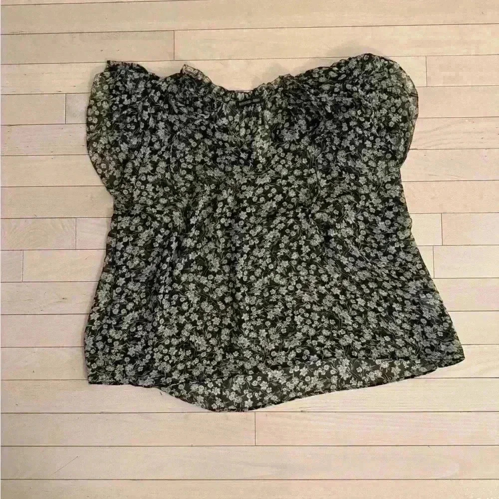 Robertson and rodeo mixology brand floral top